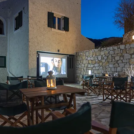 Akti Apollona アパート